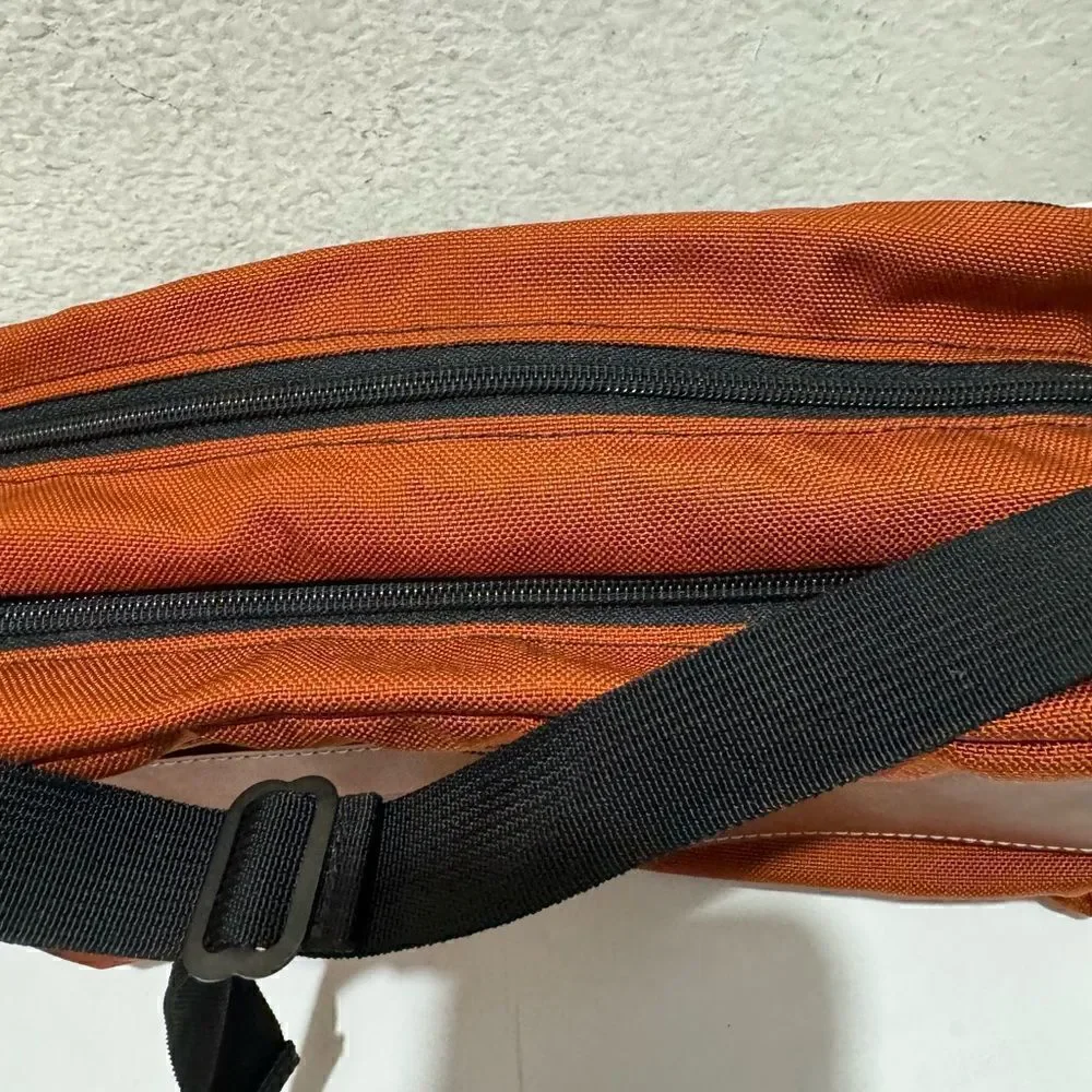 Wildgoose TEXAS MADE toiletry bag reddish brown